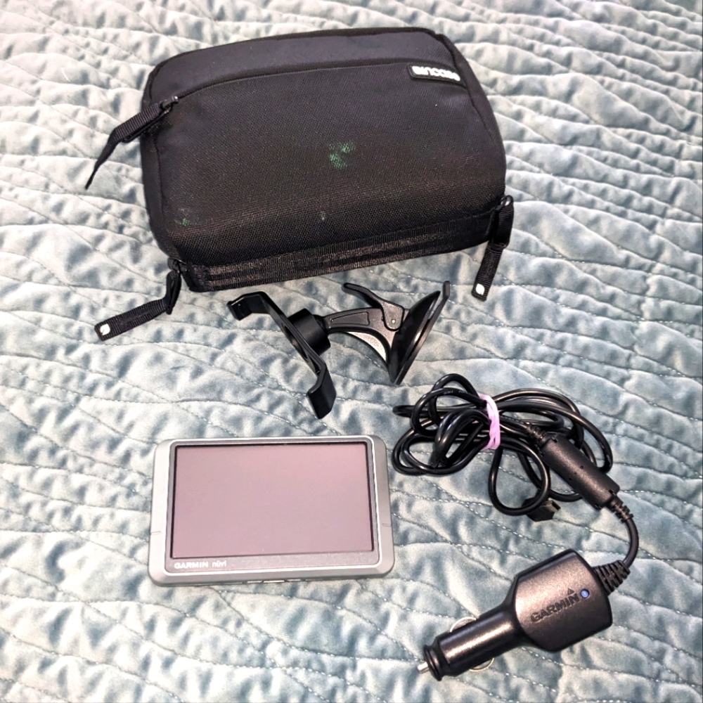 Garmin Nuvi GPS with Case